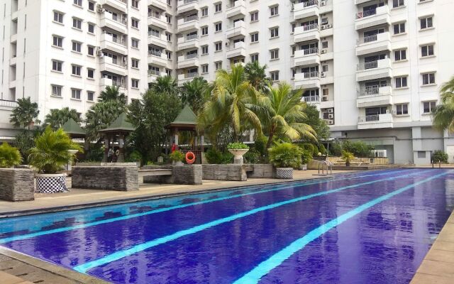 Spacious and Cozy 3BR Poins Square Apartment