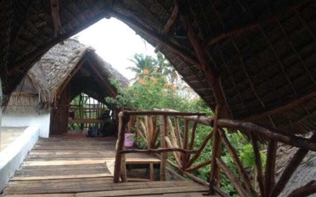 Caveman Eco-Lodge
