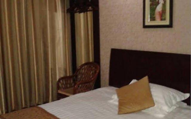 Zhehang Holiday Hotel