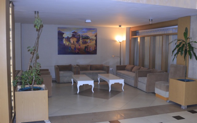 Momona Hotel