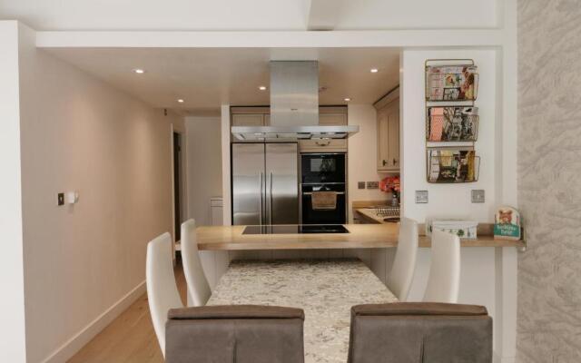 luxury Travel London Stratford Apartment Holiday Home