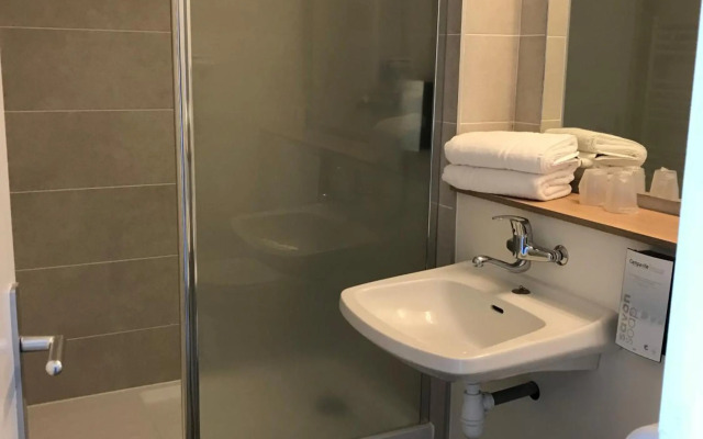 Kyriad Lille Est - Hem