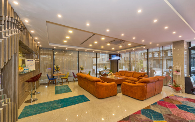 Grand Palace Hotel