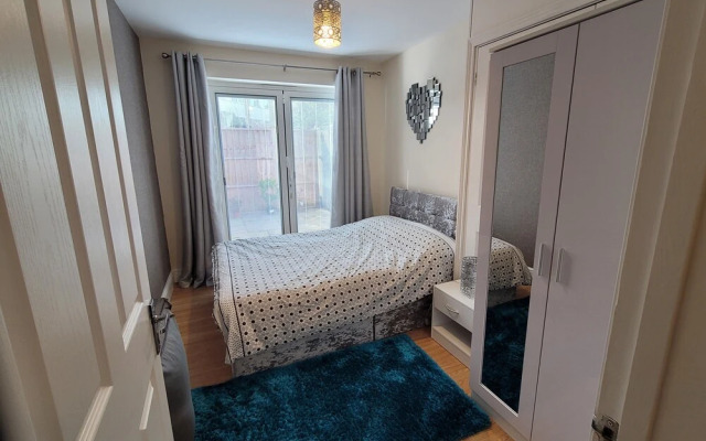 Cozy Central One Bedroom Flat