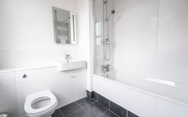 Inviting 3 Bed 2 Bathroom Apartment In Sheffield