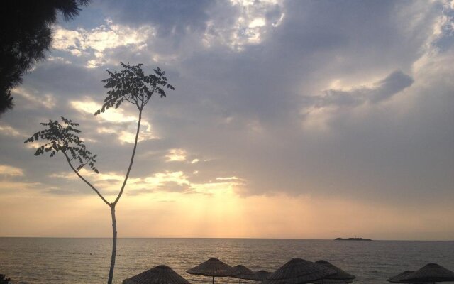 Yarar Hotel