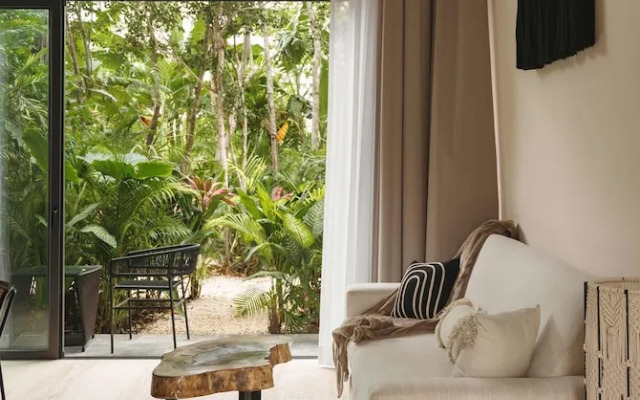 Gorgeous Loft Jungle Views and Premium Amenities