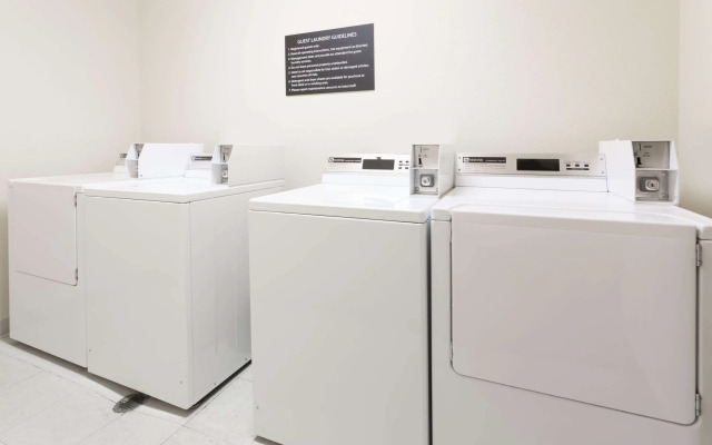 Super 8 by Wyndham Wheatland Wyoming