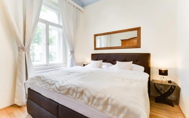 Diamond Riverside Apartment in the Heart of Prague