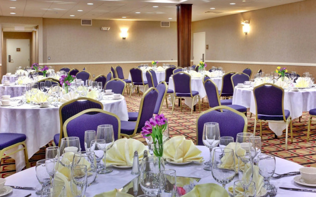 DoubleTree by Hilton Fullerton