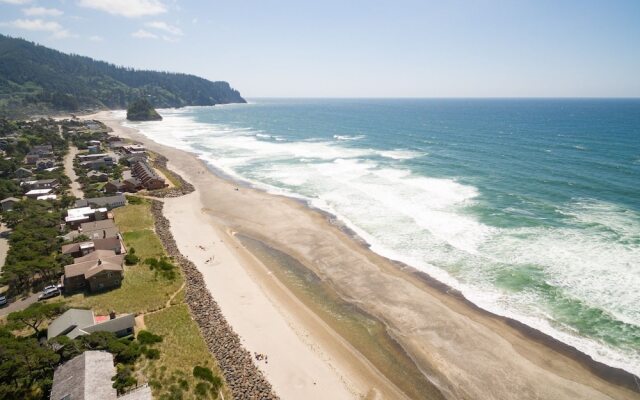 Neskowin Nest 4 Br home by RedAwning