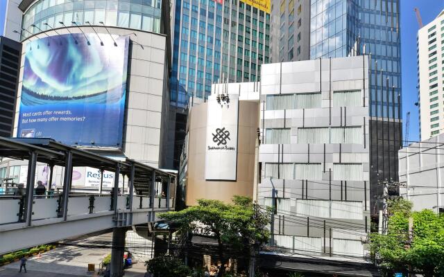 Отель Sukhumvit Suites