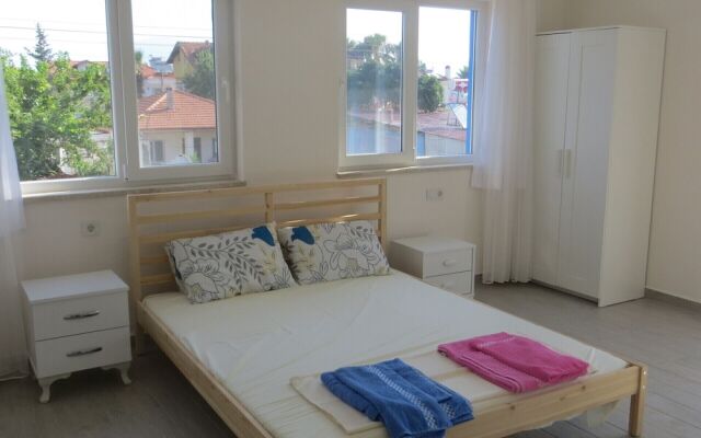 Villasleeps10-pool-bbq-mountainview-ac-parking