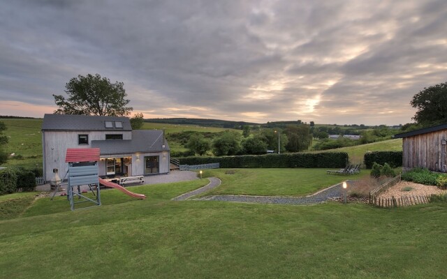 Gorgeous Holiday Home in Sainte-Ode Luxembourg with Garden