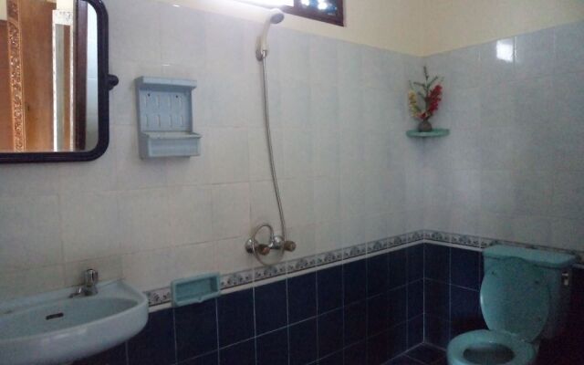 Brata Home Stay