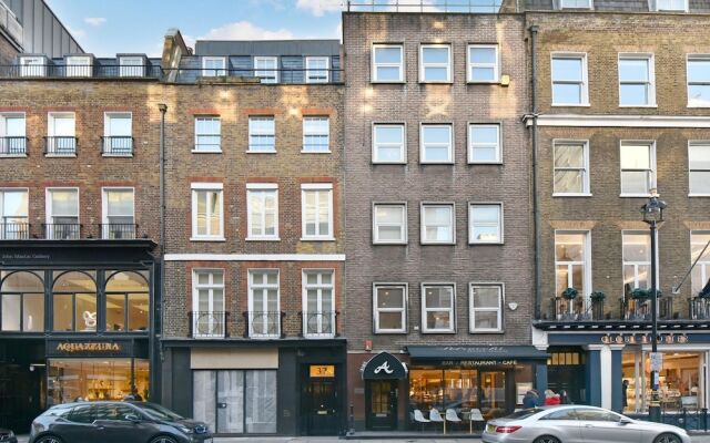 Huge Mayfair 3 Bed 3.5 Bath £10 million Air Con