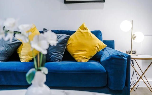 Impeccable 2-bed Apartment in Salford