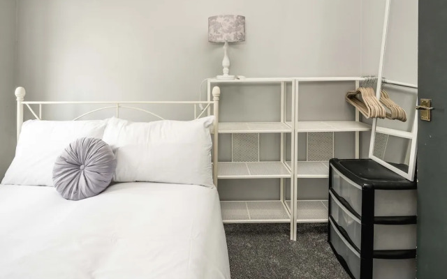 Spacious 3Br Flat With Balcony Near Tottenham Hale