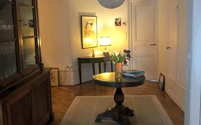 Berges du Rhône/ Chambre avec balcon