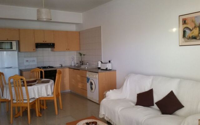 Pari Holiday Apartments