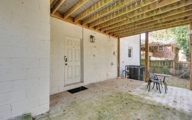 Atlanta Apartment w/ Grill: 7 Mi to Downtown!