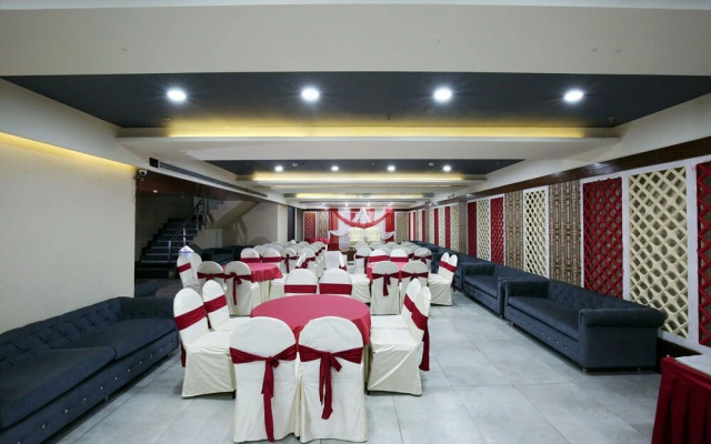 OYO 7100 Hotel Crossroads