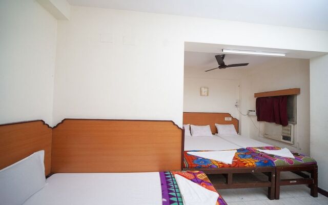 Spot On 38565 Hotel Surya