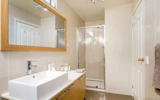 New Crossing Place Motel