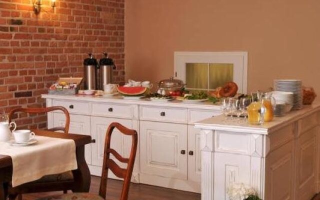 American House Willa Hennela