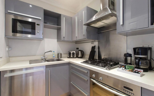 Club Living - Hyde Park Apartments