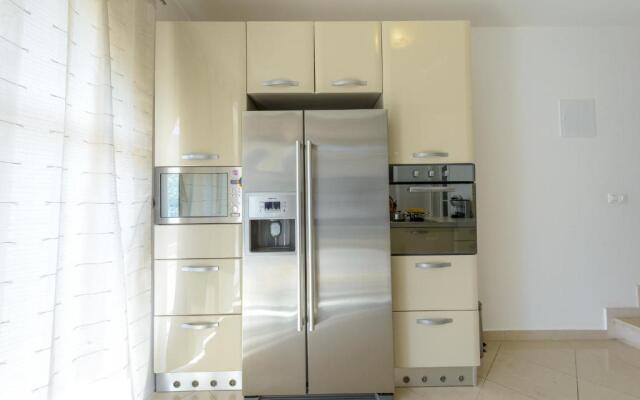 Villa Sana Via