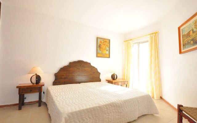 Beautiful Villa With Private Swimming Pool Near the Center of Vilamoura