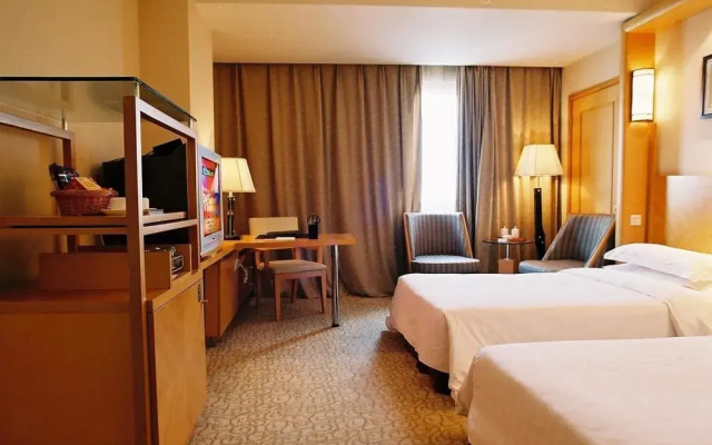 Super 8 Hotel Sanyuanli Subway Station