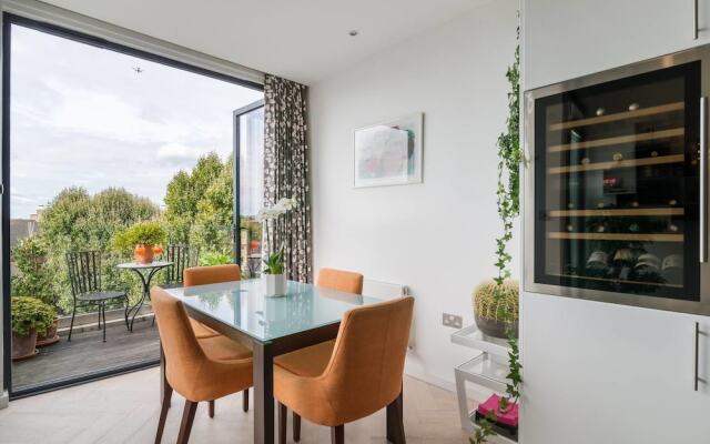 Beautiful Modern 2 Bedroom Flat in Putney