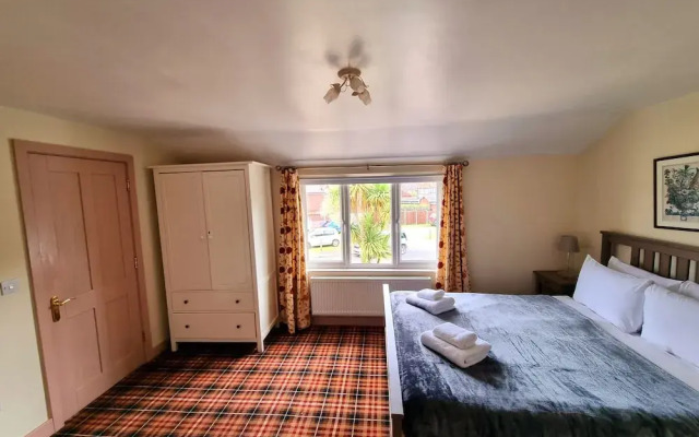 Oak Tree Rooms