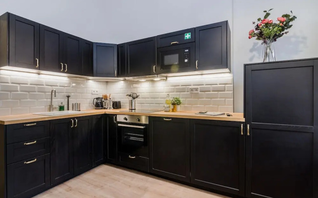 Modern APT in Center by Michal&Friends
