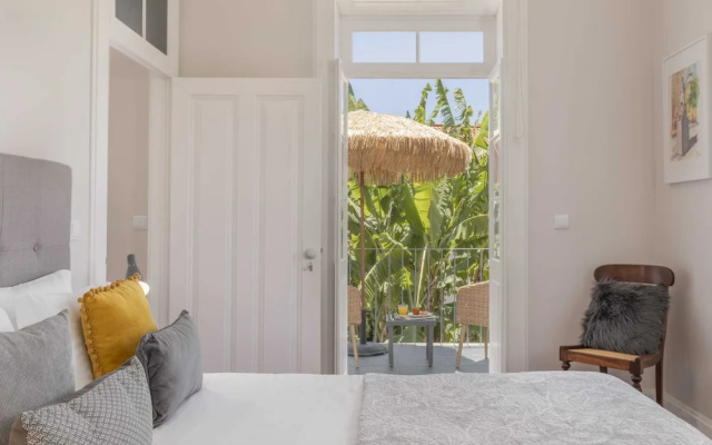With Secret Garden and Pool - Villa Quebra Costas