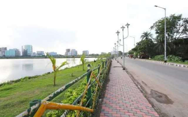 OYO 14818 Sudarshan Apartment