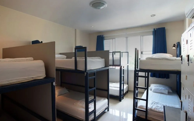 OYO 934 VR Meet Hostel