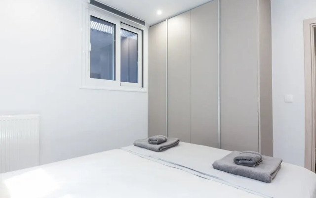 Stylish Brand New Apt at Megaro Mousikis