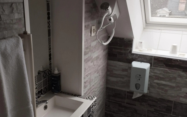 Brit Hotel L'Arrivée Guingamp