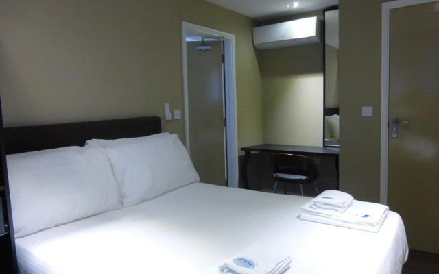 Real Dreams Hotel