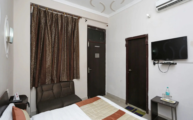 OYO 4752 Hotel Alpine