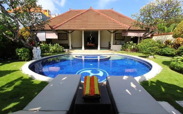Heliconia Villa