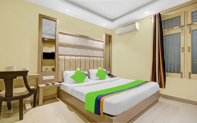 Itsy Hotels Amrita Raghunath Bazaar Jammu