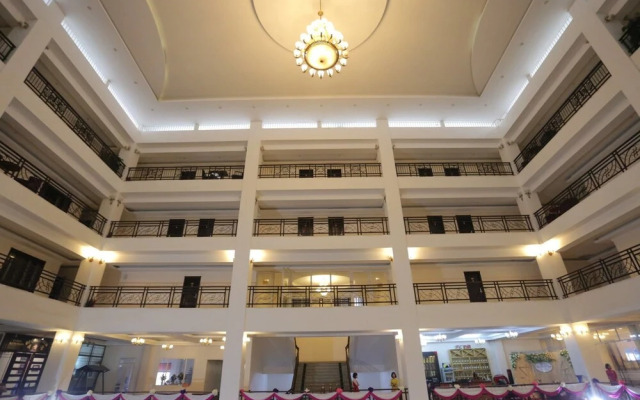 May Plaza Hotel