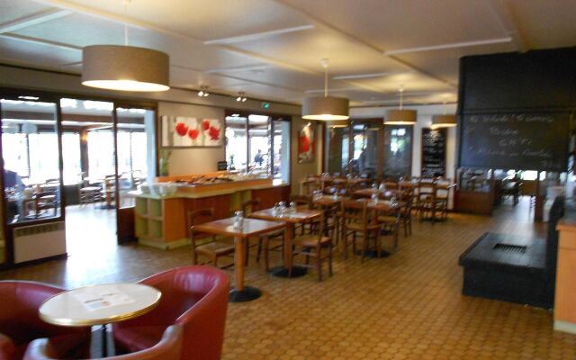 KYRIAD VALENCIENNES SUD – Rouvignies