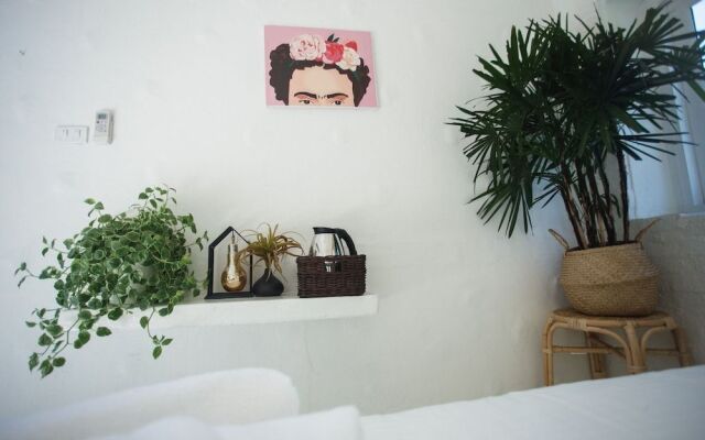 Frida Friday Boutique Hotel