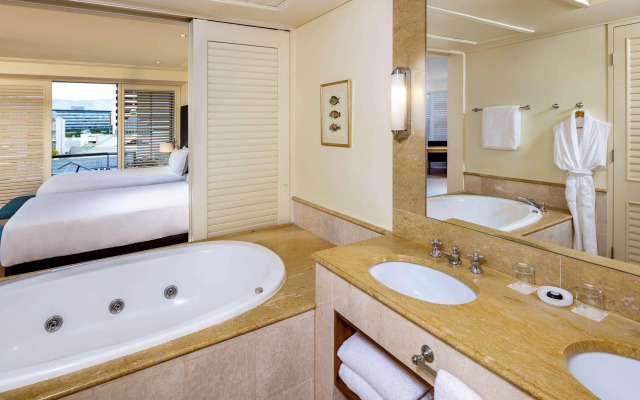 Pullman Reef Hotel Casino