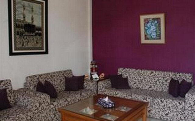 Pondok Ambu Guest House Gegerkalong